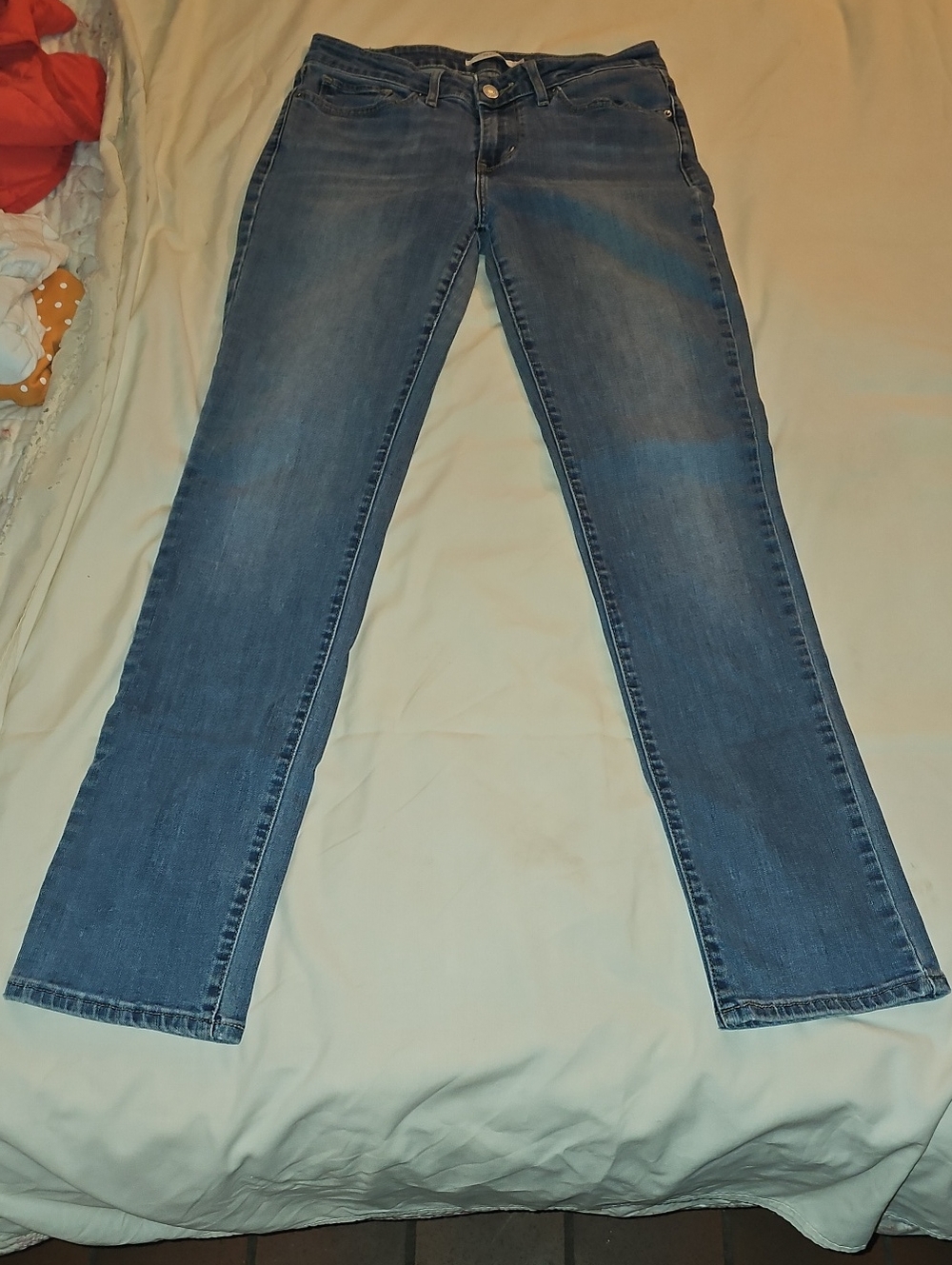 Signature by Levi Strauss Straight-Leg Jeans in Medium Blue Wash